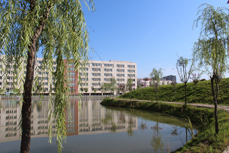 安徽六安技师学院